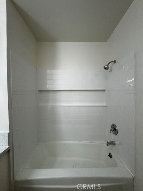 Photo - 475 E Cypress Ave Unidad 110