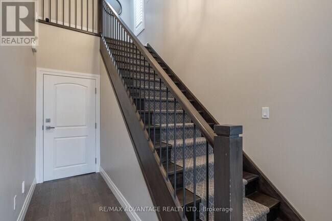 Photo - 30 Compass Trail