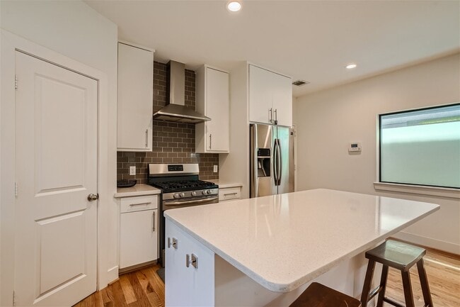 Photo - 4916 McKinney St