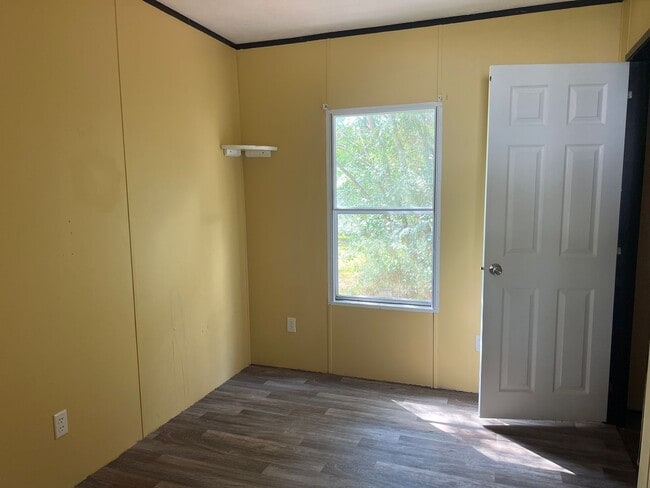 Photo - 230 Lawlis Rd