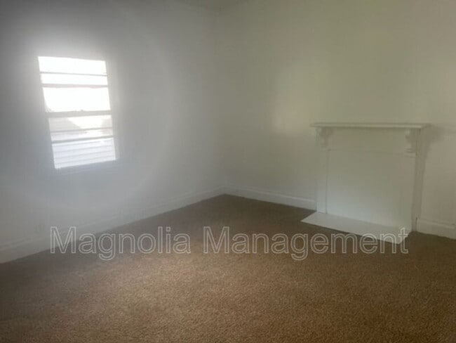 Photo - 277 Chavasse Ave