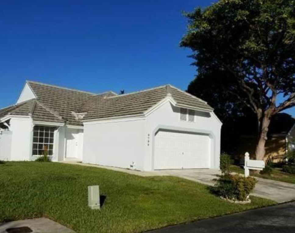 Photo - 4732 NW 98th Pl