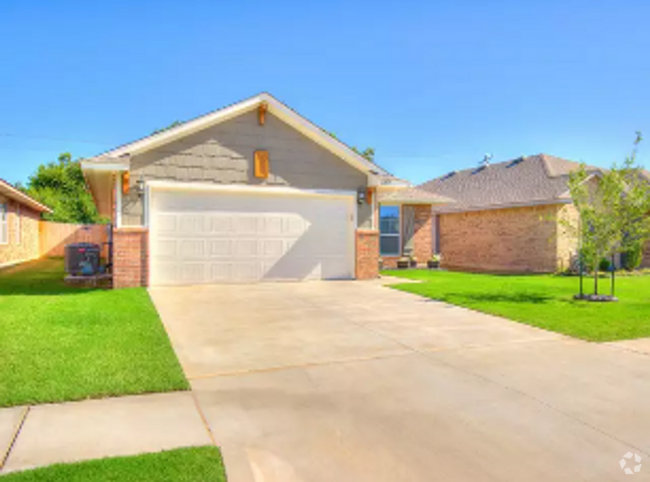 Building Photo - 3 Bed 2 Bath 2 Car in Sycamore Creek Yukon... Rental