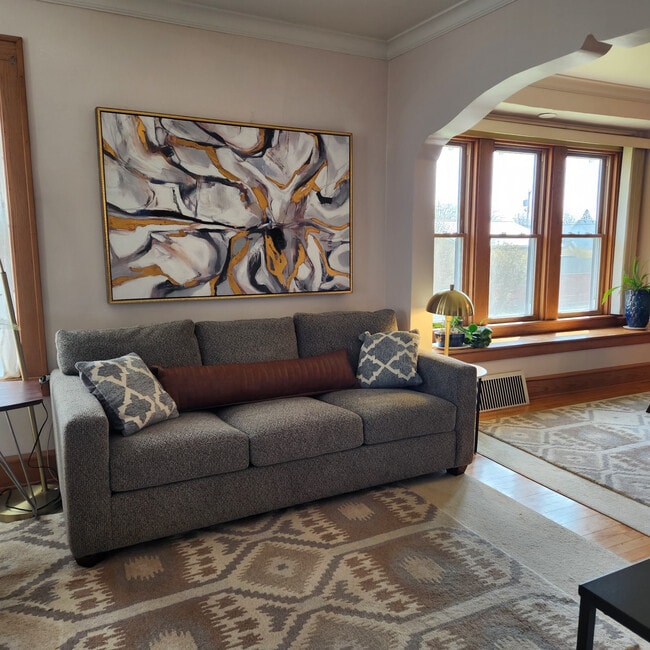 Building Photo - 1710 S 14th St