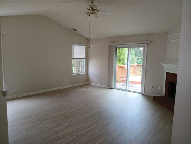 Photo - 578 Summerbrooke Ct