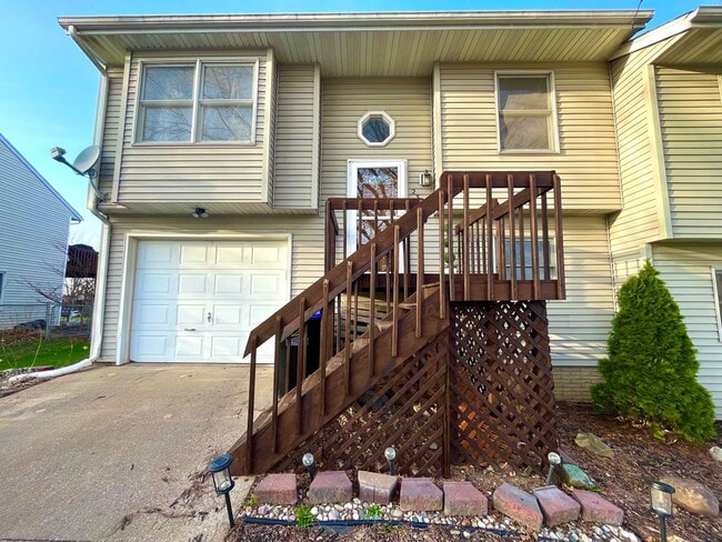 Building Photo - 2319 10th St