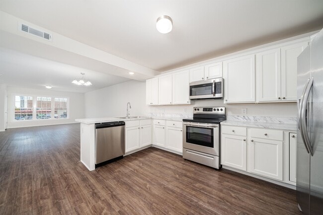 Photo - 162-170 S Orange Ave Unidad 502