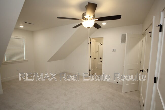 Photo - 1900 W Saddlebrook Ln