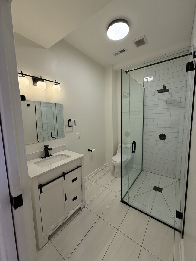 Photo - 1329 W 19th St Unidad Apt 1