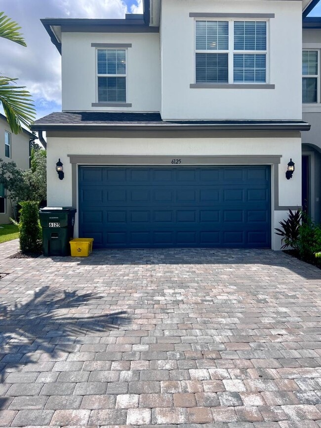 Building Photo - 6125 Planta LN Rental