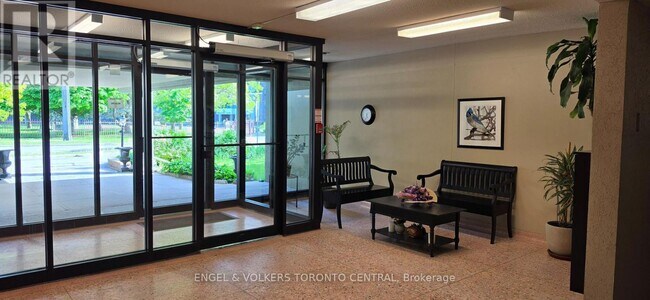 Photo - 70 Old Sheppard Ave Unité 315