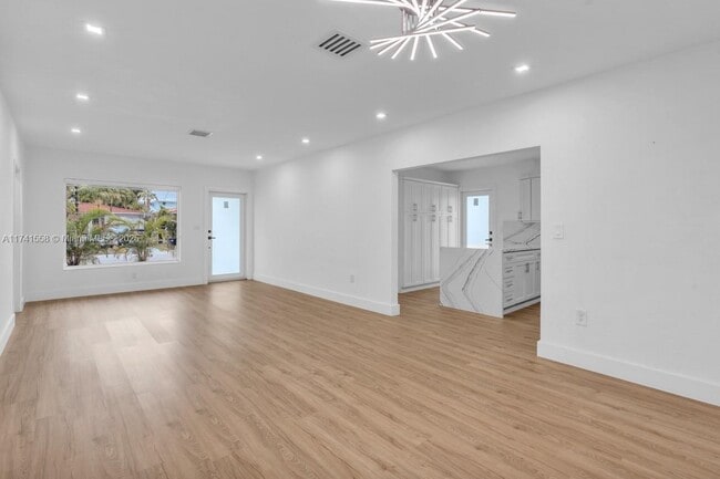 Photo - 8819 Dickens Ave