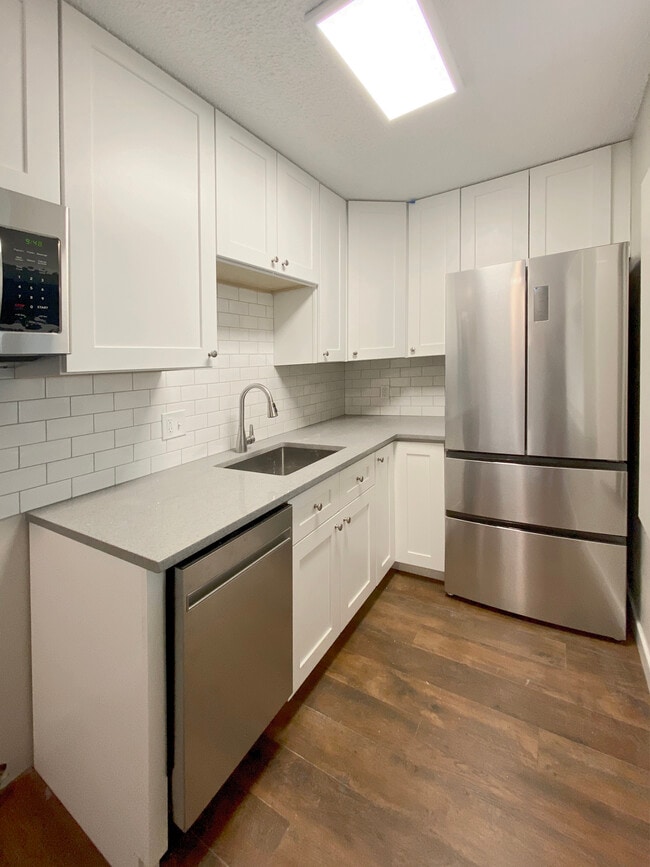 Building Photo - 2225 S Jasmine St Unit 313 Rental