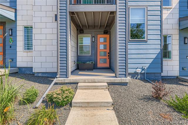 Photo - 1565 W 67th Ave