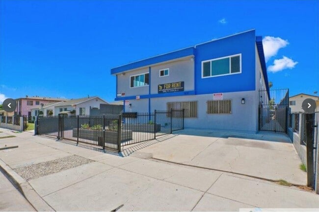 Photo - 1040 W 91ST ST