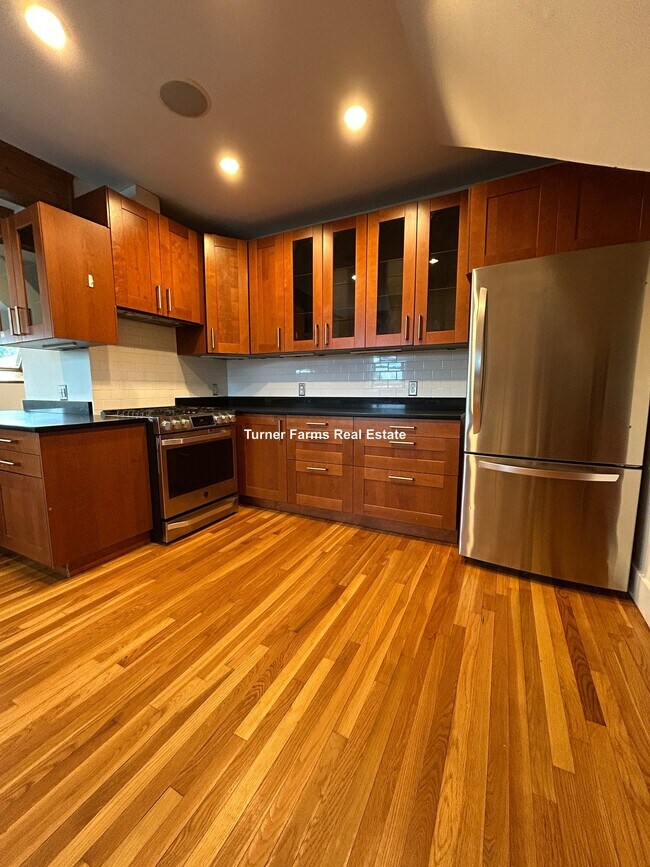 Photo - 185 Davis Ave Unit 8