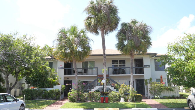 Building Photo - 13817 Royal Palm Ct Unit B Rental
