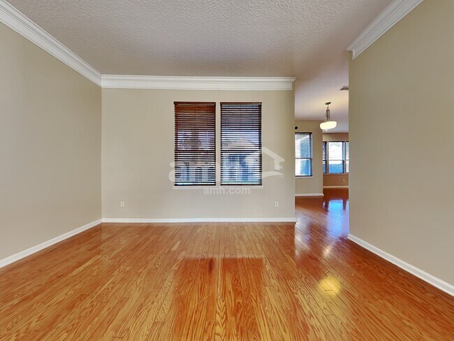 Photo - 821 Templeton Ln