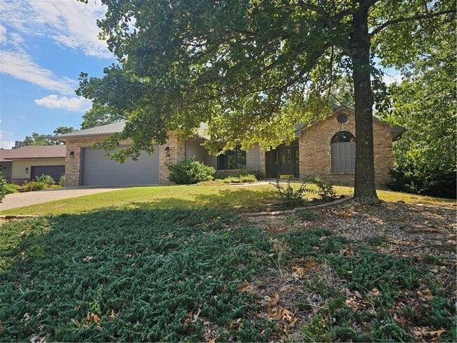 Photo - 28 McKenzie Dr