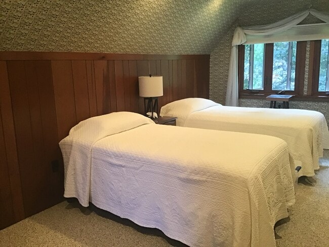 dormitorio del segundo piso - 5304 Lakeside Blvd