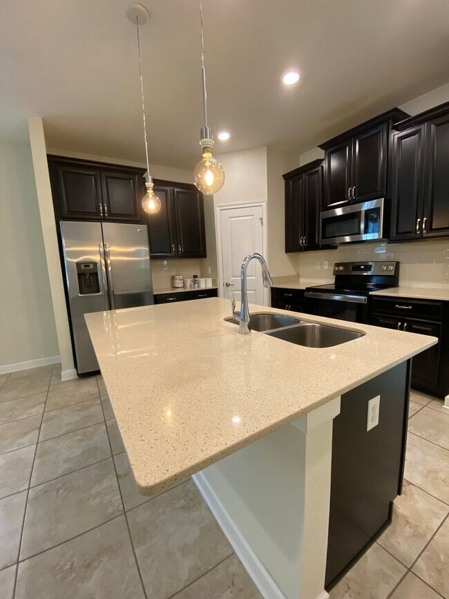 Photo - Spacious 4-Bedroom Home in Prime Winter Ga...