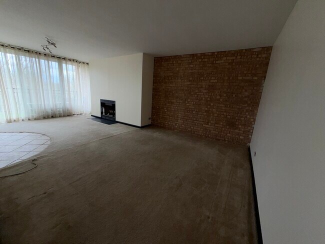 Photo - 6010 Oakwood Dr Unit 5E