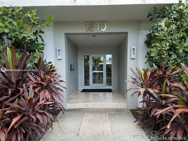 Building Photo - 1610 Lenox Ave. Unit 410 Rental