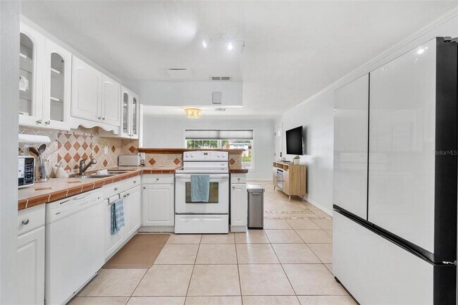 Photo - 6841 13th St N