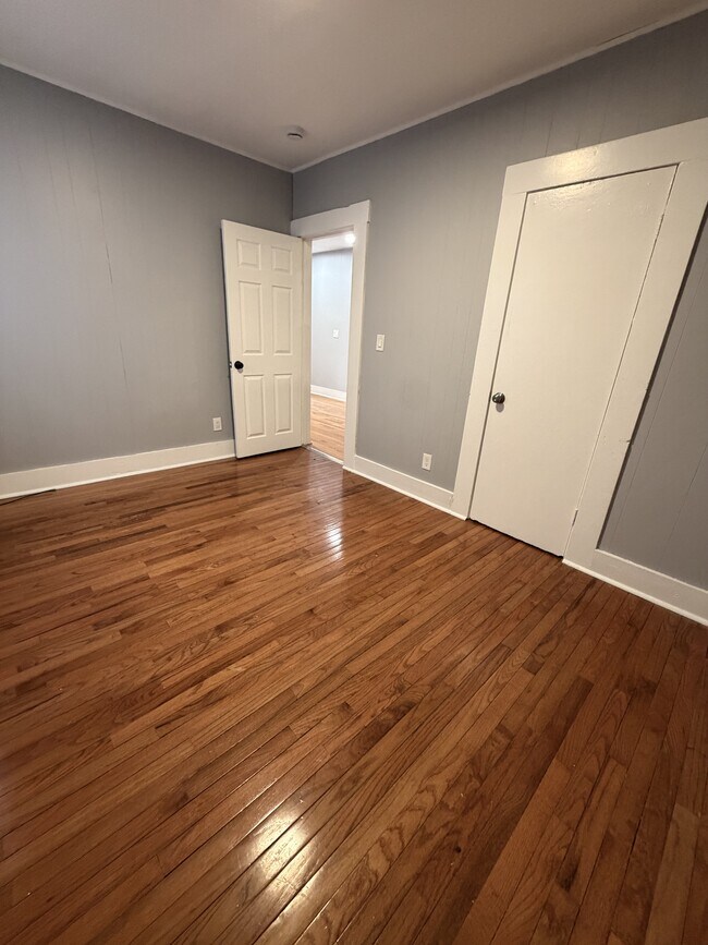 160 Cedar Hill Ave
