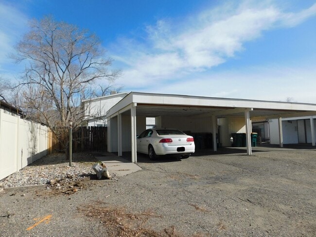 Building Photo - 869 Iowa Ave Unit 1