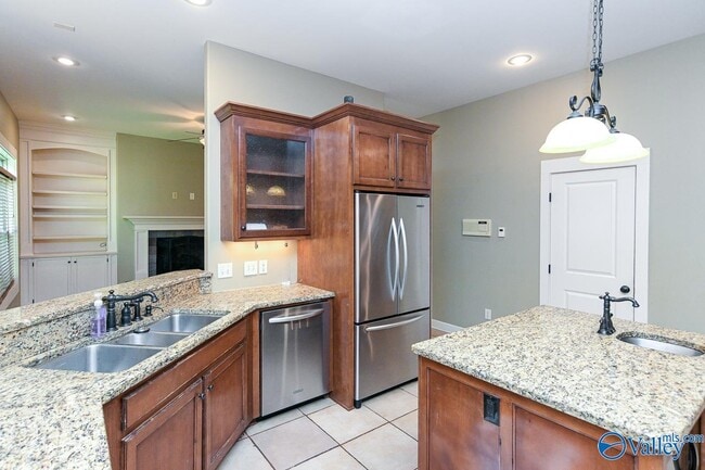 Photo - 305 Walden Glen Ct