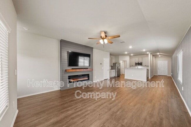 Photo - 544 Havarti Wy