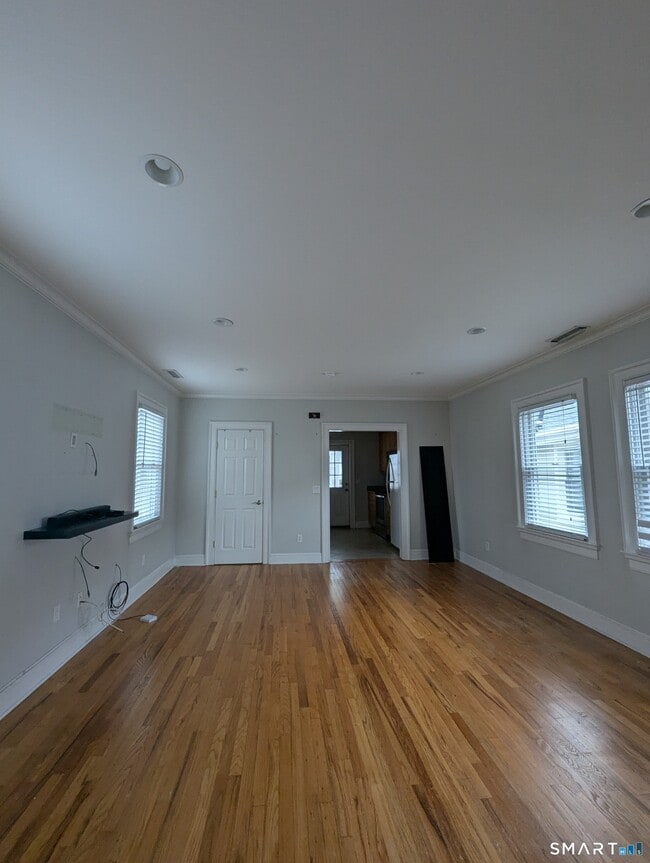 19 1st St Unit 2nd fl Front