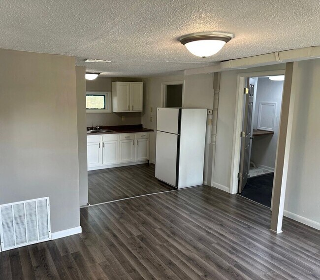 Photo - Charming 1 Bed House