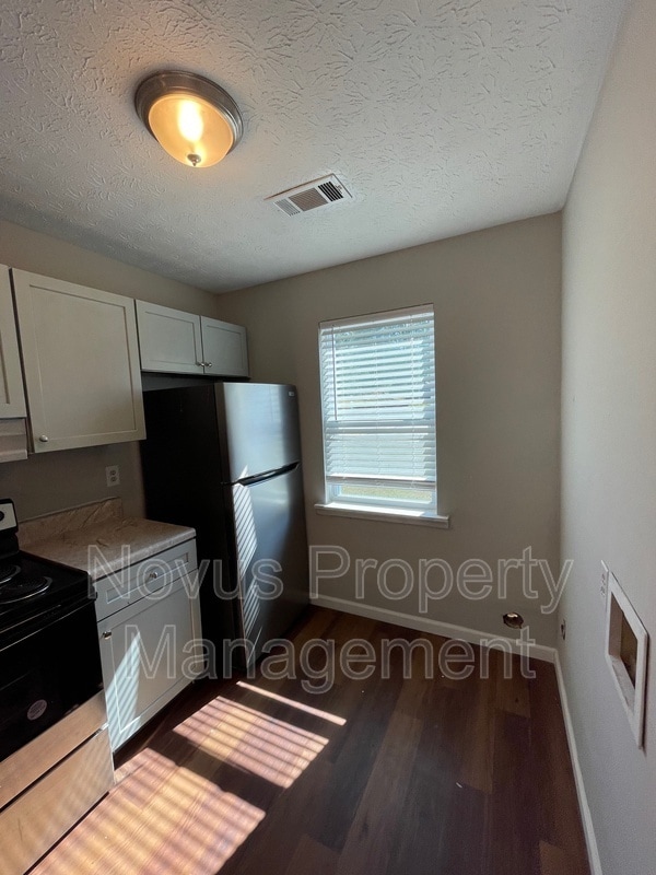 Photo - 711 South St