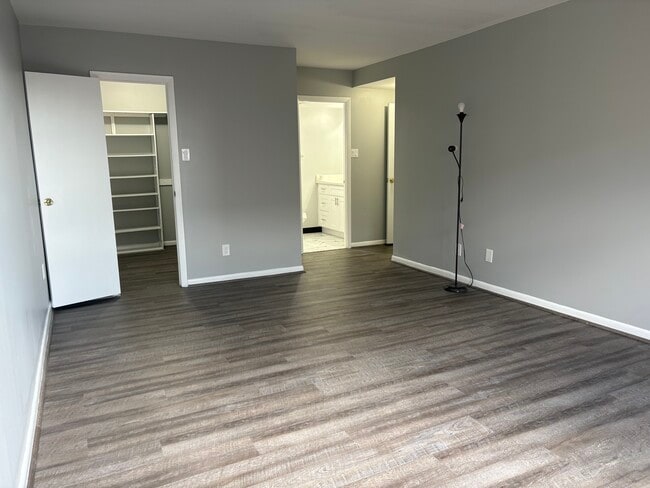 Photo - 6317 Park Heights Ave Unidad 616