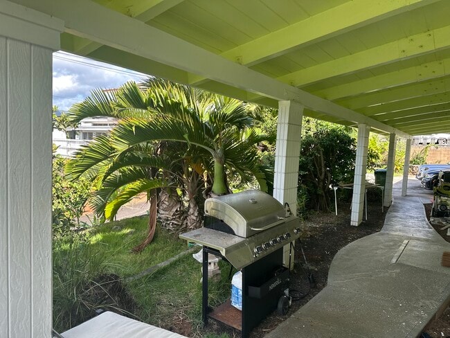 Walkway to Front Door - 45-185 Lilipuna Rd Unit B- Front