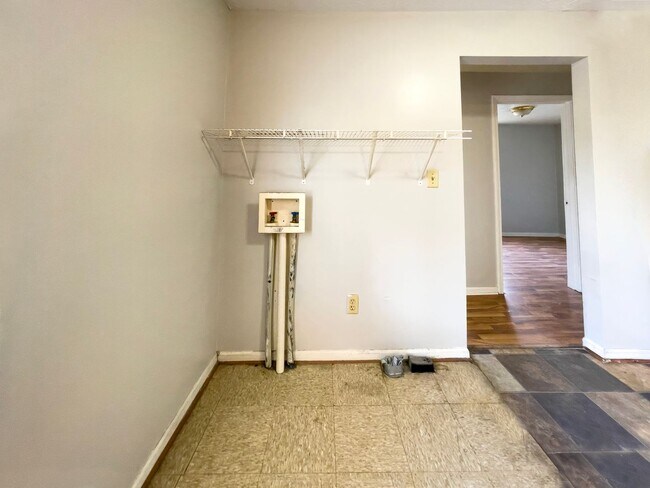 Photo - 114 E 8th St Unit Apt 1