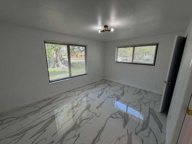 Photo - 160 SE 15th Ave