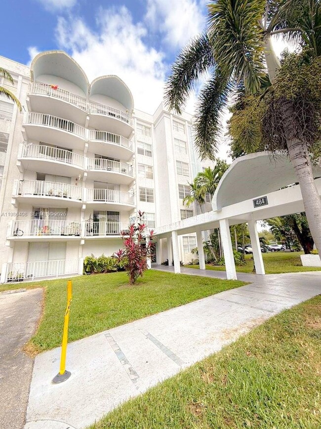 Photo - 484 NW 165th St Unidad A-412