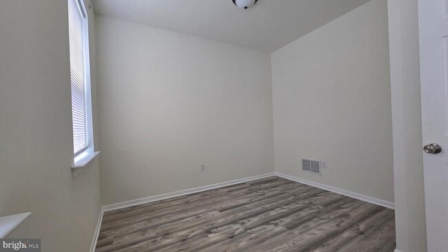 Photo - 47 Tyndall Trl