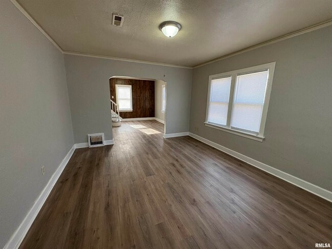 Photo - 2214 W Tripp Ave