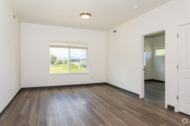 2BR - 2BA - 906SF - Northfield Commons Apartments