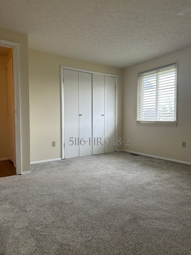 Photo - 2472 Agler Rd