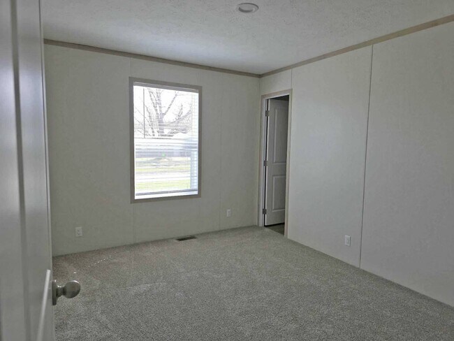 Photo - 415 NW Poplar Ave