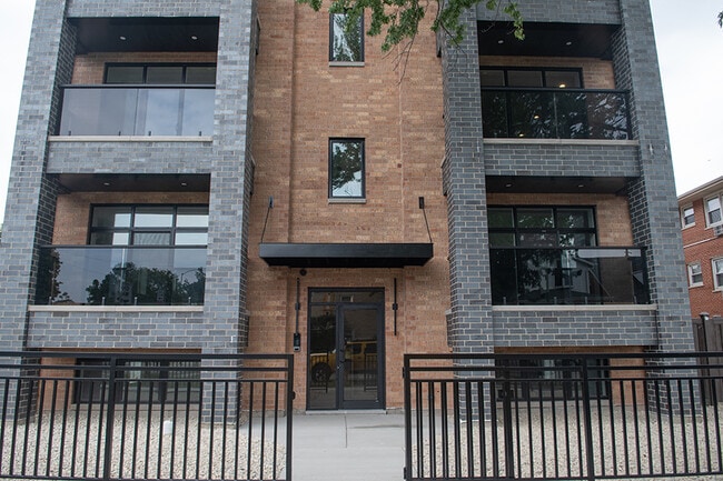 Building Photo - 3557 N Neenah Ave Unit 201