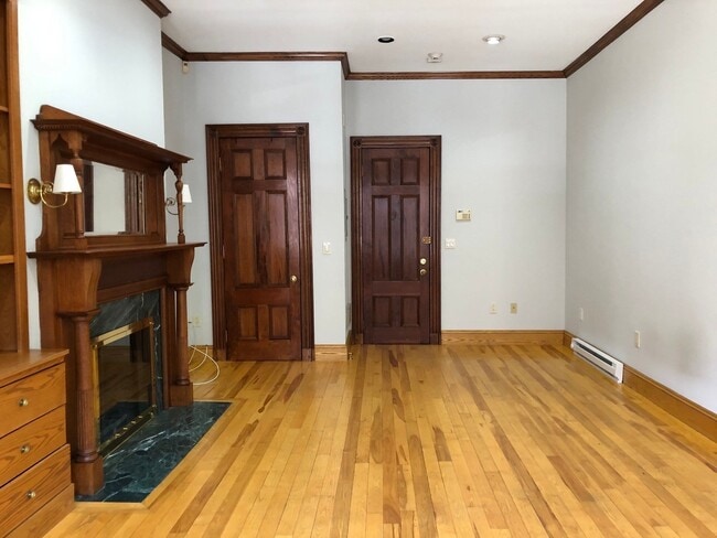 Photo - 396 Marlborough St Unit 2