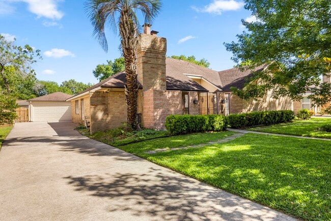 Photo - 14014 Briar Pl Dr