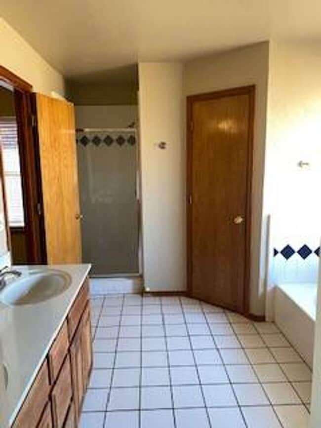 Photo - Edmond Home for lease