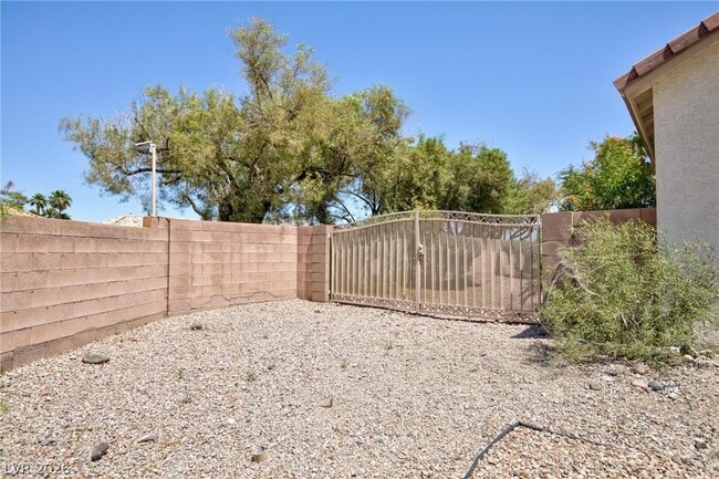 Photo - 2598 Highland Cliff Dr